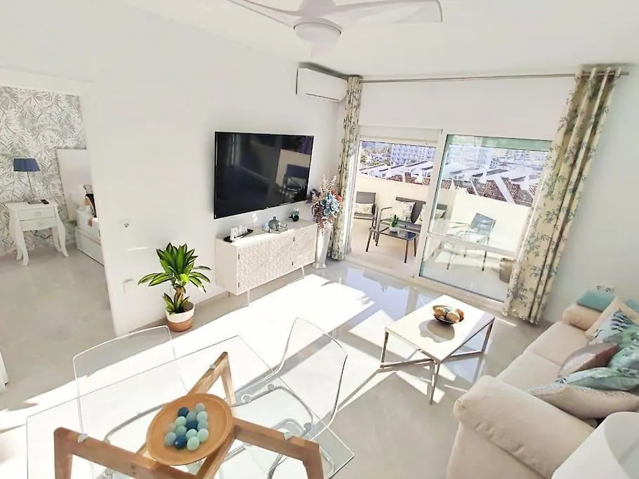 Apartamento Lux. Frontbeach-Terrace. 5 Pools.Tv. 2 A.C.Netflix Benalmádena España